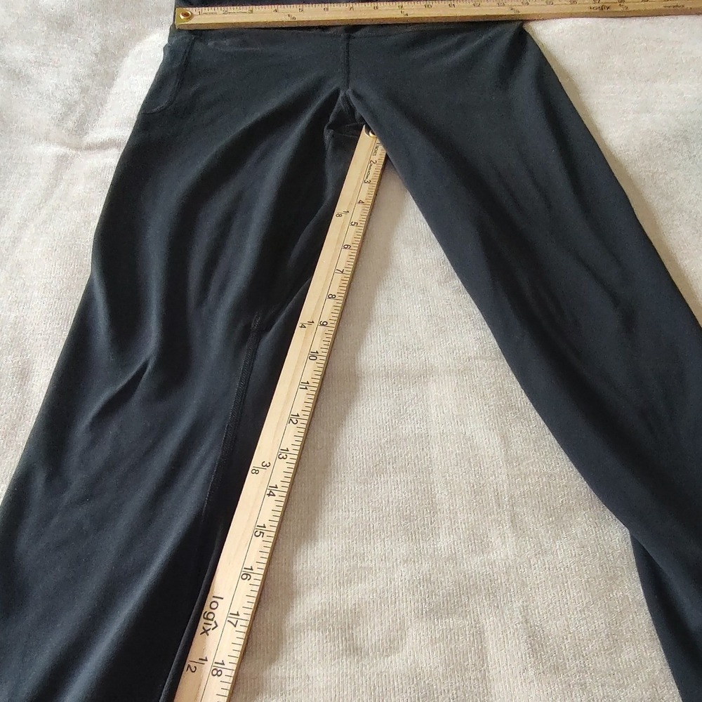 Under Armour Black Fitted Capri Leggings Womens Size Large Activewear Yoga Pants